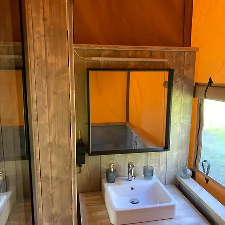 Luxury tent Le Sur Pilotis